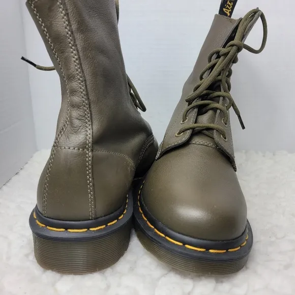 Dr. Martens Pascal 1460 Women's Ankle Combat Boots Size 10 Green Olive Leather