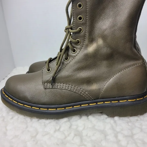 Dr. Martens Pascal 1460 Women's Ankle Combat Boots Size 10 Green Olive Leather