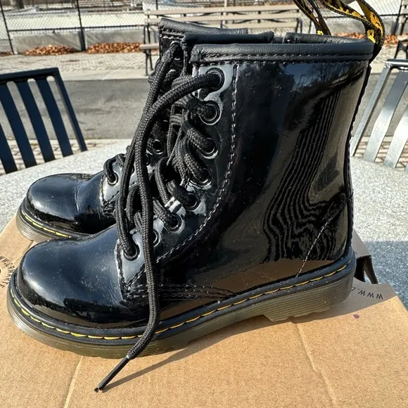 Dr. Martens Patent Leather Lamper Boots | Black 8 Eyes Toddler Size 11 Unisex
