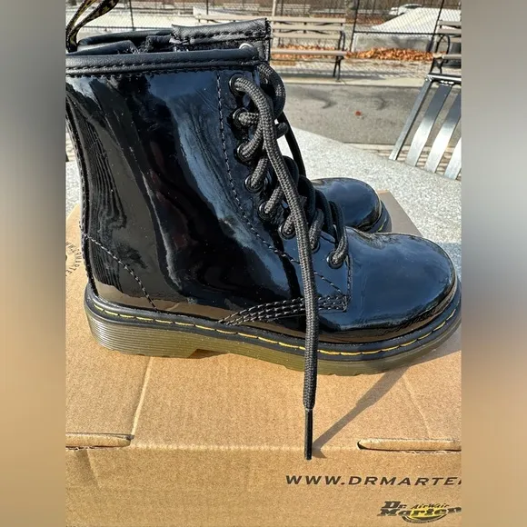 Dr. Martens Patent Leather Lamper Boots | Black 8 Eyes Toddler Size 11 Unisex
