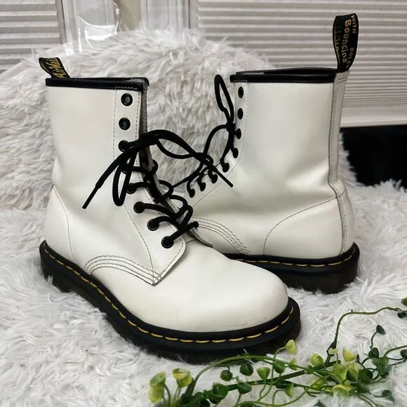Dr Martens Smooth White Leather Lace Up Combat Boots Womens size 8