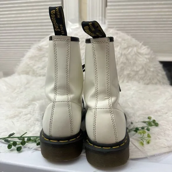 Dr Martens Smooth White Leather Lace Up Combat Boots Womens size 8