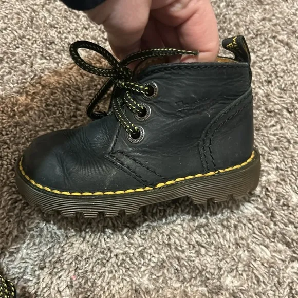 Dr. Martens Soft Leather Baby Toddler Boots Size 6
