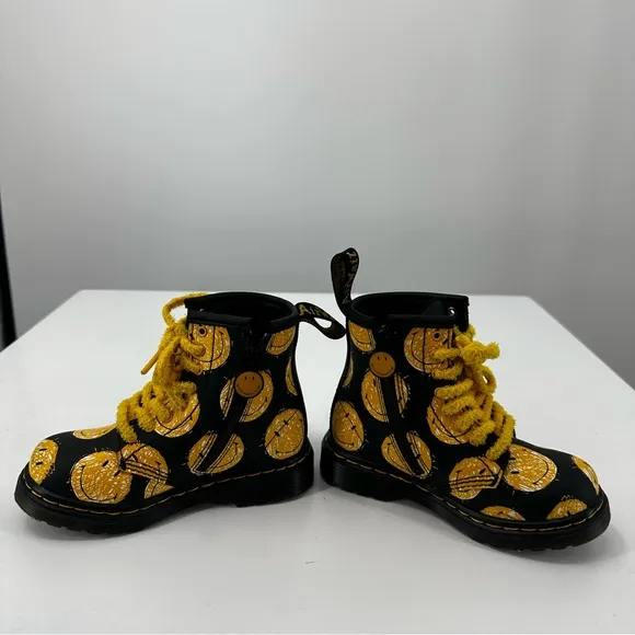 Dr Martens Toddler 1460 Smiley Hydro Leather Lace Up Boots Yellow Black Kids 8