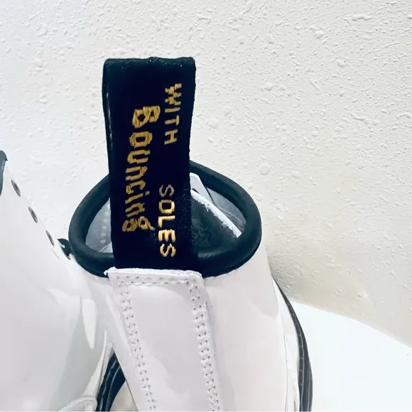 Dr. Martens Unisex Zavala White Patent Leather Combat Boots Sz 9 W 8 M NEW