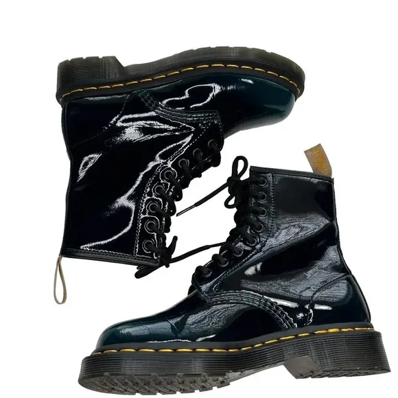 Dr. Martens  Vegan 1460 Gloss Lace Up Boots. Sz: 5