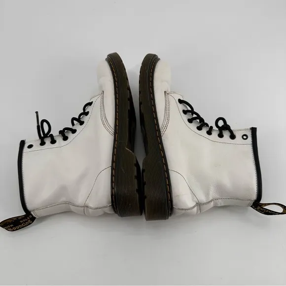 Dr. Martens White Lace Up Boots Women’s 5 FLAWS