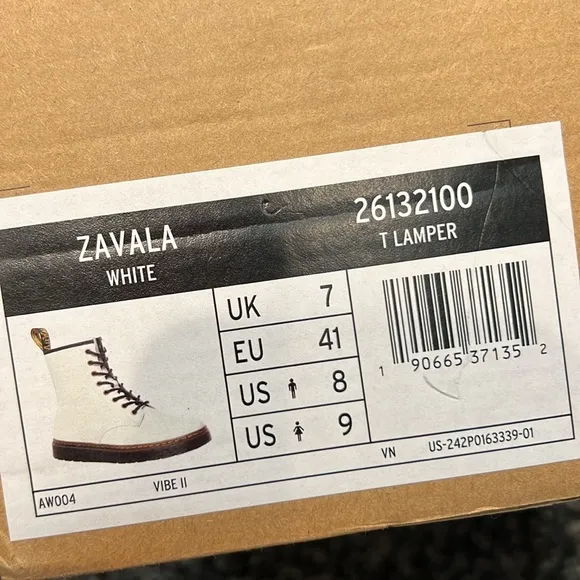 Dr. Martens White Lace Up Combat Boots Size 8 Mens Size 9 womens new in box