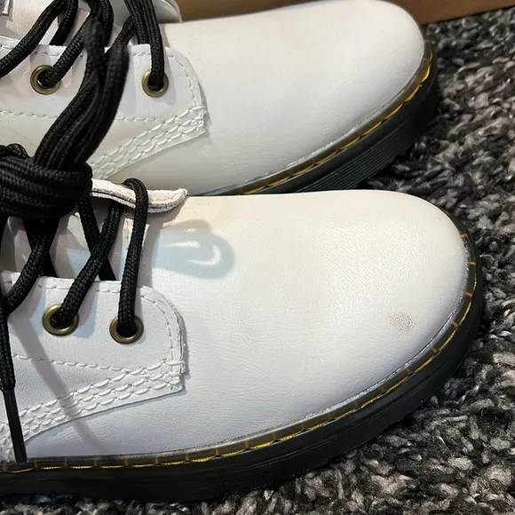 Dr. Martens White Lace Up Combat Boots Size 8 Mens Size 9 womens new in box