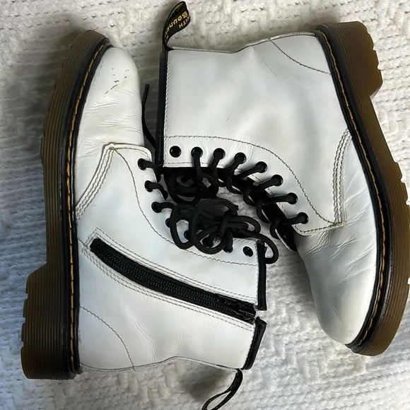 Dr. Martens White leather lace up boots kids size 2