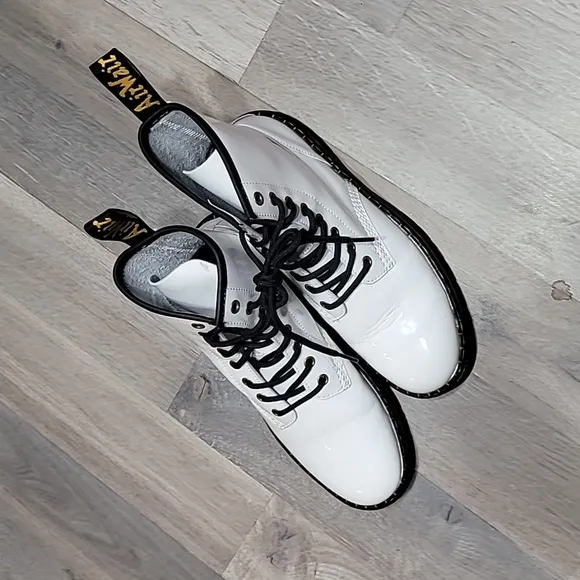 DR MARTENS White Leather Zavala Lace Up Combat Ankle Boots Size 9W/8M