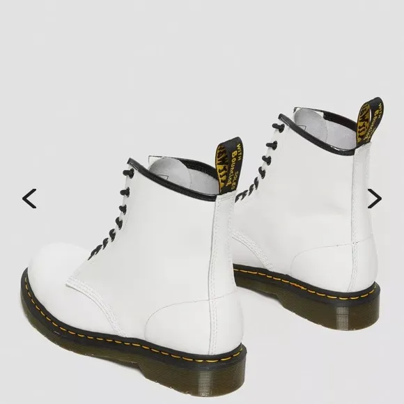 Dr. Martens white smooth leather lace up boots size 7 NEW!