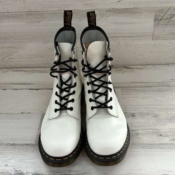 Dr. Martens Women’s 11821 Lace Up Combat Style Boots Size 11 In White