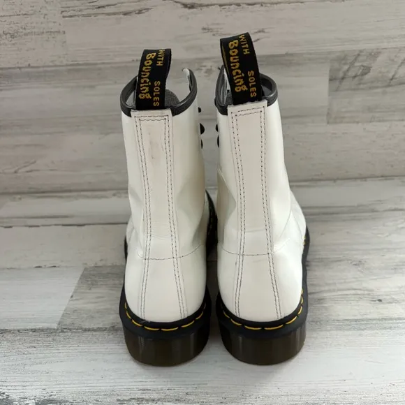 Dr. Martens Women’s 11821 Lace Up Combat Style Boots Size 11 In White