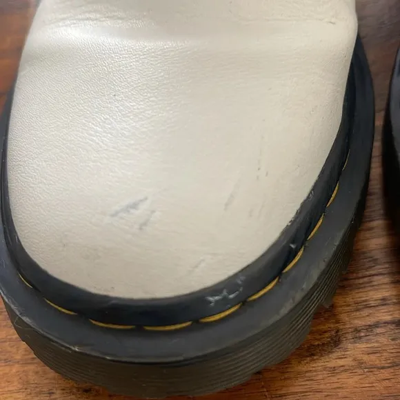 Dr. Martens Women's Luana AW004 Lace Up Boots Off White size 6