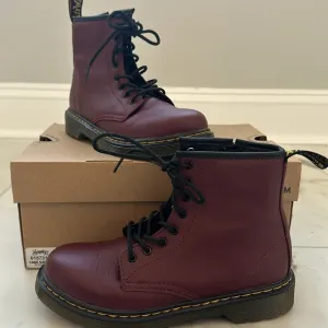 Dr. Martens Women’s  size 5 Lace up boots . Like Brand New