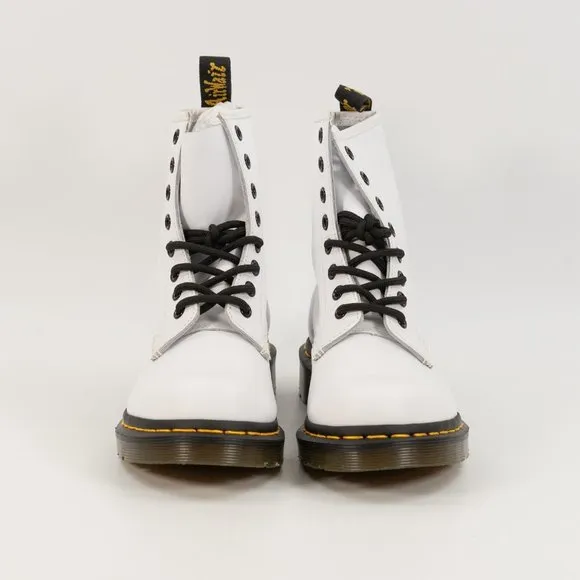 Dr. Martens Women's Softy T Leather 'White' Lace Up Boots 25057100-1460 size 6