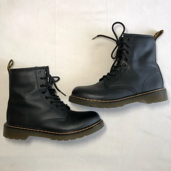 Dr. MARTENS Youth Black 1460Y Leather Lace Up Boots Sz Boy 5 Girl 6