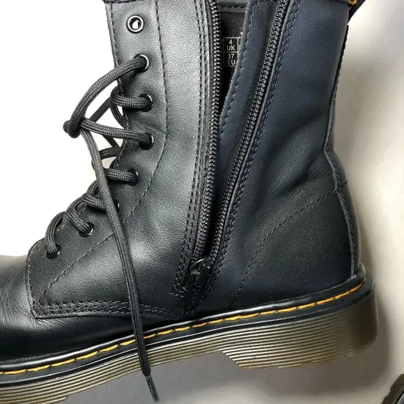 Dr. MARTENS Youth Black 1460Y Leather Lace Up Boots Sz Boy 5 Girl 6
