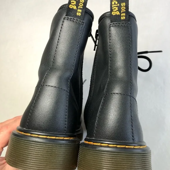 Dr. MARTENS Youth Black 1460Y Leather Lace Up Boots Sz Boy 5 Girl 6