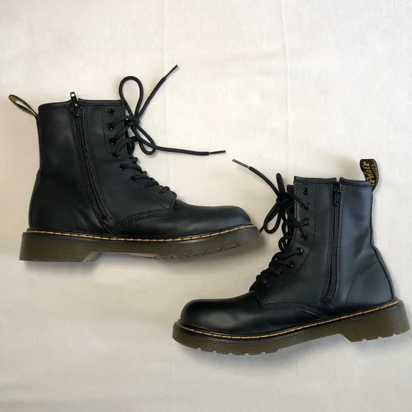 Dr. MARTENS Youth Black 1460Y Leather Lace Up Boots Sz Boy 5 Girl 6