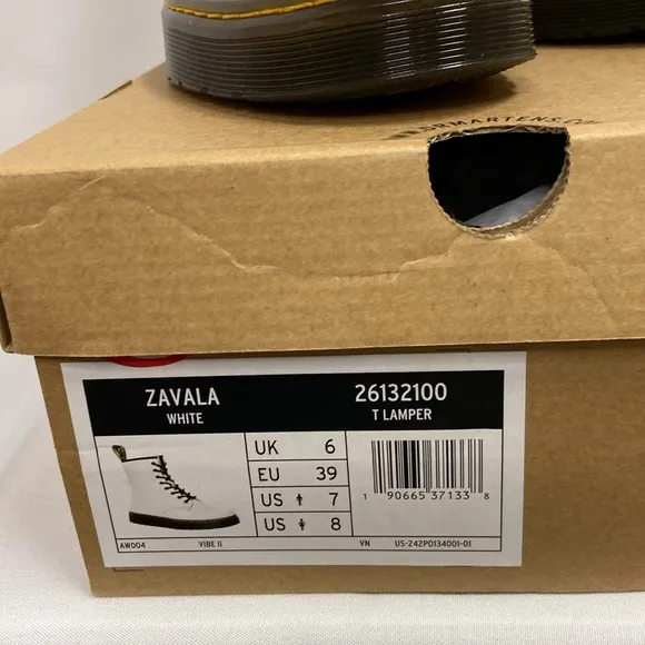 Dr. Martens Zavala Air Wair Leather Combat Boots White Size 8 NEW IN BOX