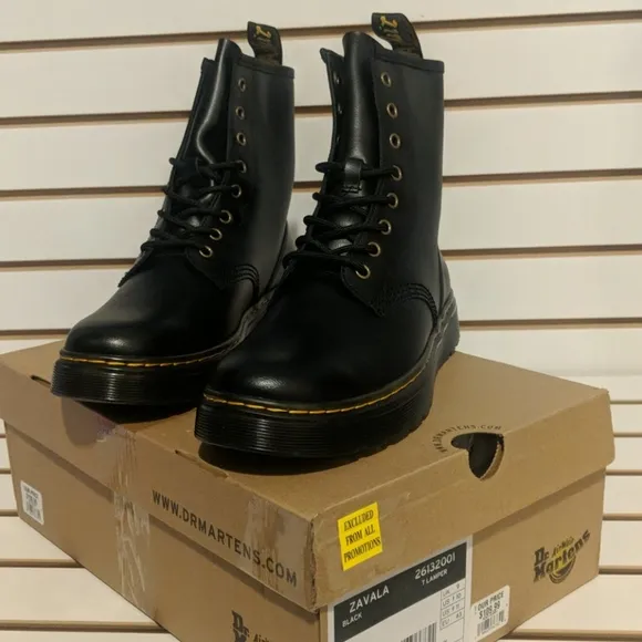 Dr martens zavala black lace up boots unisex T lamper