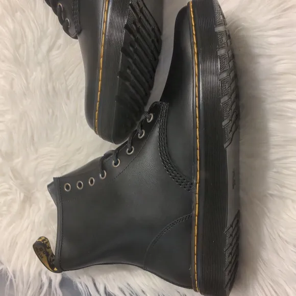 Dr martens zavala black lace up boots unisex T lamper