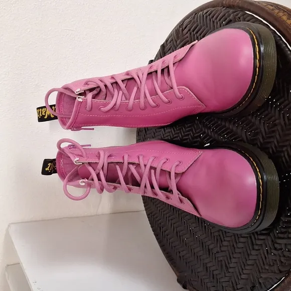 DR. MARTENS ZAVALA COMBAT BOOTS PINK Ladies Size 5