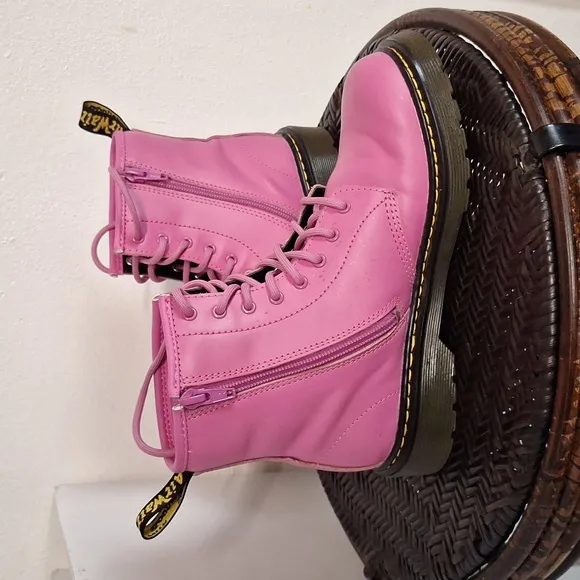 DR. MARTENS ZAVALA COMBAT BOOTS PINK Ladies Size 5