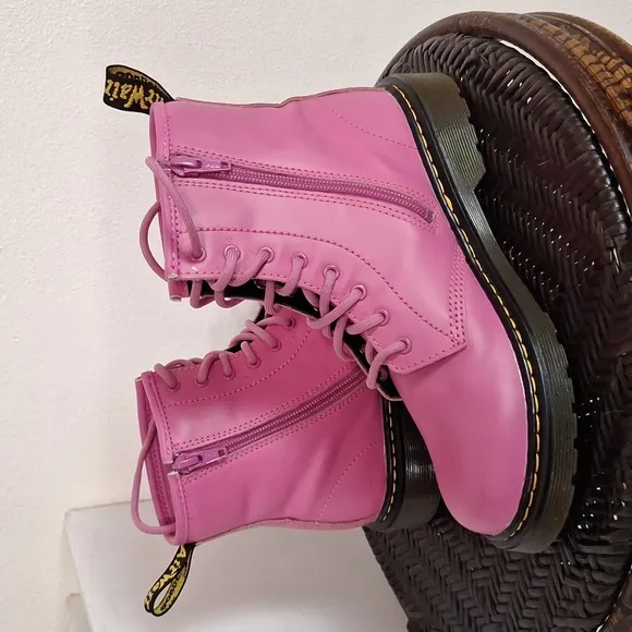 DR. MARTENS ZAVALA COMBAT BOOTS PINK Ladies Size 5