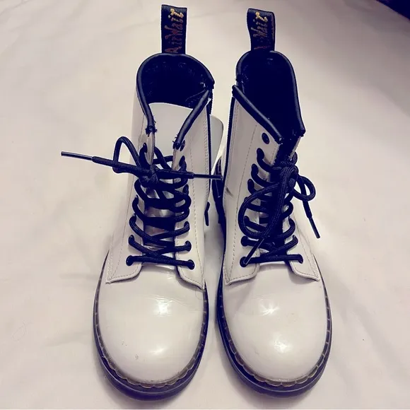 Dr Martens Zavala jr white patent leather combat boots