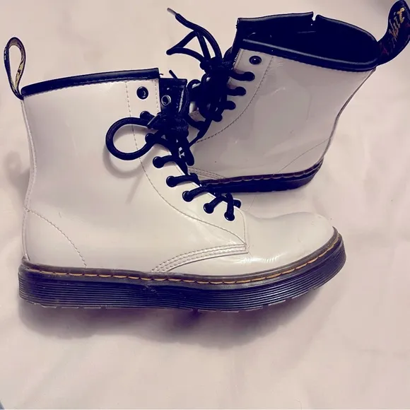 Dr Martens Zavala jr white patent leather combat boots