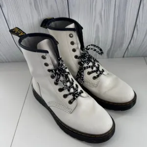 Dr Martens Zavala White Combat Boots Womens 8 Leather Lace Up Ankle Punk