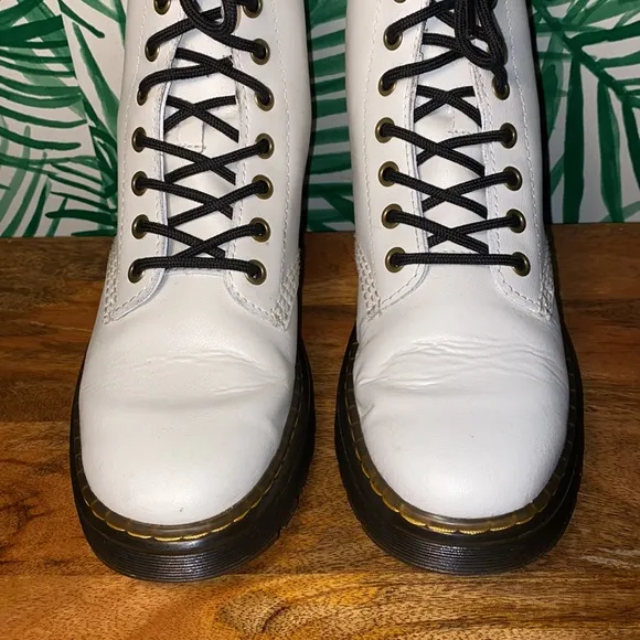 Dr. Martens Zavala White Leather Combat Boots Women’s US 7