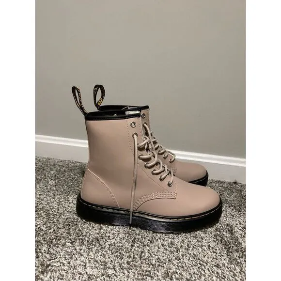Dr martens Zavala taupe lace up boots size 8