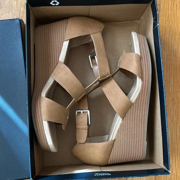 Dr Scholl’s Barton Snakeskin Embossed Wedges brown 9.5 M gladiator buckle strap