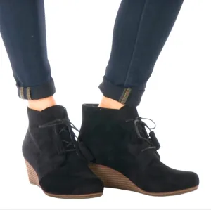 Dr. Scholl's Dakota Tassel Lace Up Comfort Wedges Black Fabric Vegan size 9 NWOT