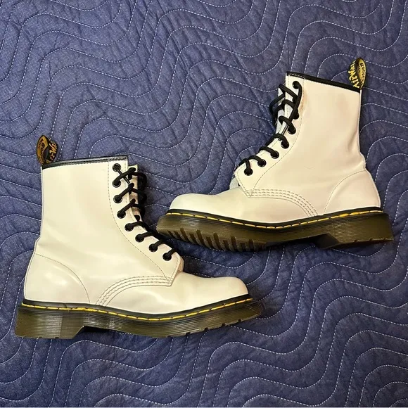 Dr. Martens 11821100 Women's Size 7 Combat Boots White Smooth Leather
