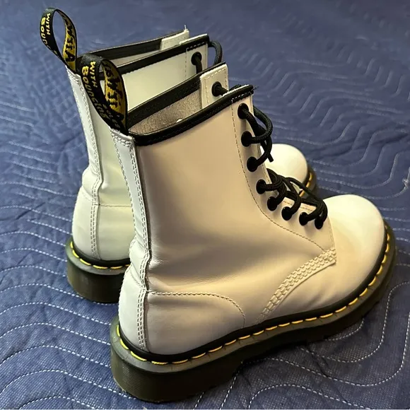 Dr. Martens 11821100 Women's Size 7 Combat Boots White Smooth Leather
