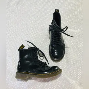 Dr.martens combat boots