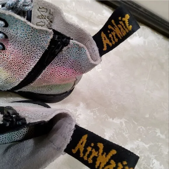 Dr.Martens Girls Rainbow Boots Size EU-32/US-1