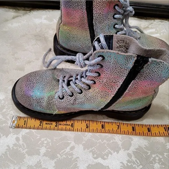 Dr.Martens Girls Rainbow Boots Size EU-32/US-1