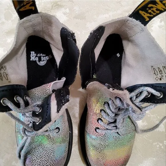 Dr.Martens Girls Rainbow Boots Size EU-32/US-1