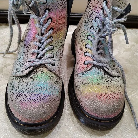 Dr.Martens Girls Rainbow Boots Size EU-32/US-1