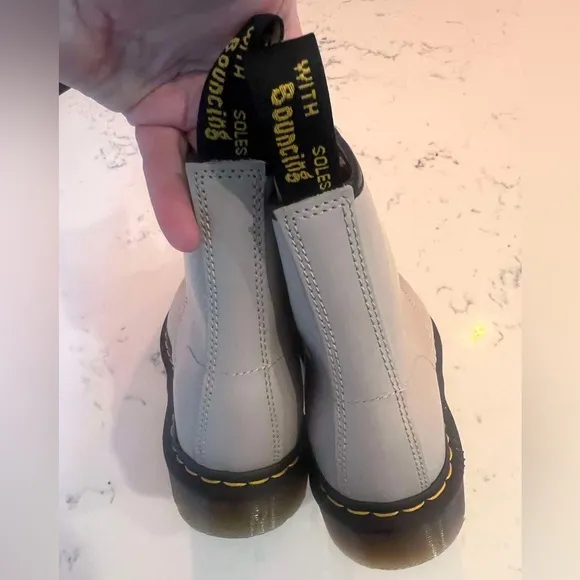 Dr.Martens Women’s SZ.9 1460 Smooth Leather Vintage Taupe Lace Up Boots New
