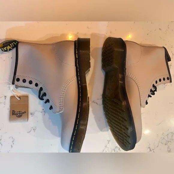Dr.Martens Women’s SZ.9 1460 Smooth Leather Vintage Taupe Lace Up Boots New