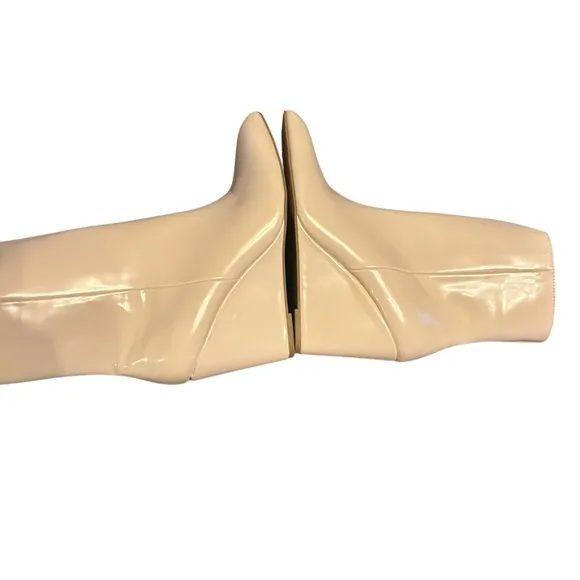 DV Dolce Vita Pascal Pointed Toe Sleek Patent Ivory Wedge Booties NEW Size 6