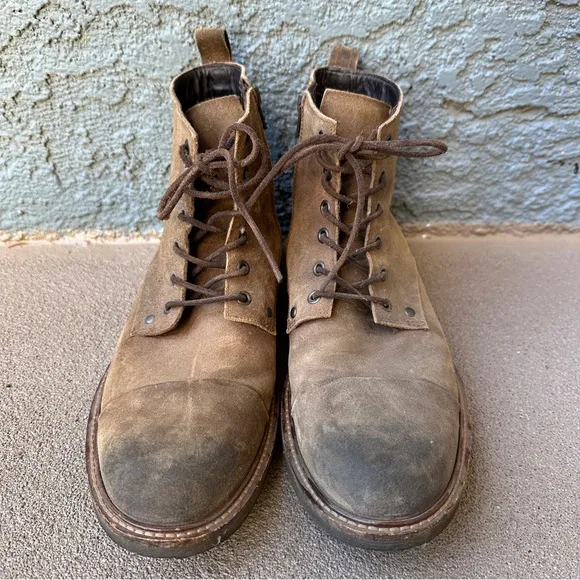 ECCO Kenton Chukka Lace Up Factory Distressed Boots in Brown Leather Sz. 9