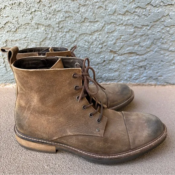 ECCO Kenton Chukka Lace Up Factory Distressed Boots in Brown Leather Sz. 9